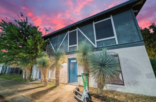 Dawson House | "Heading South" - 2 BR Getaway Near Downtown Austin