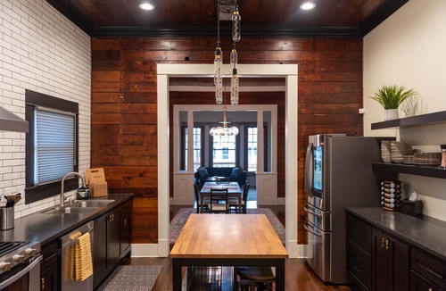 Eastside Promise Neighborhood House | ★ Hot Tub Retreat Near Downtown and Fort Sam Houston