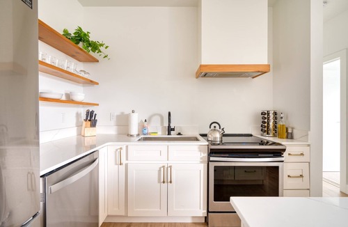 Humboldt Apartment | Luxury 4BR - Sleeps 8 - Near Food & Culture