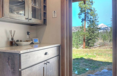 Columbine Lake House | Luxury Home | Mountain Views, Outdoor Fireplace | 1 Mile to Purg