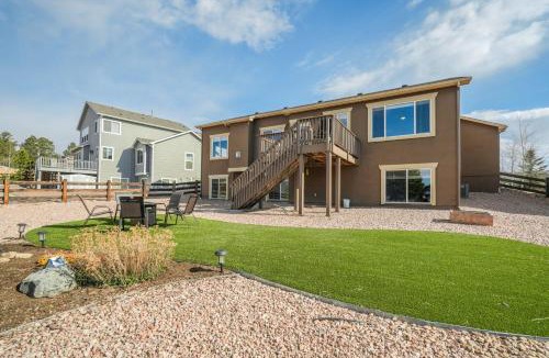 Woodmoor Villa | Mountain Breeze Villa w Mountain Views and Air Hockey