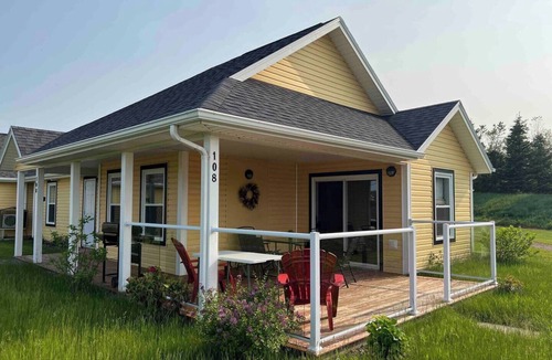 Stanley Bridge Villa | Near Cavendish Beach-1