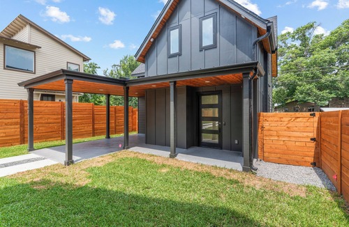 Highland House | New 2BR. EV Charge. Central to Domain, DowntownUT. Free parking,WIFI. Sleeps 4