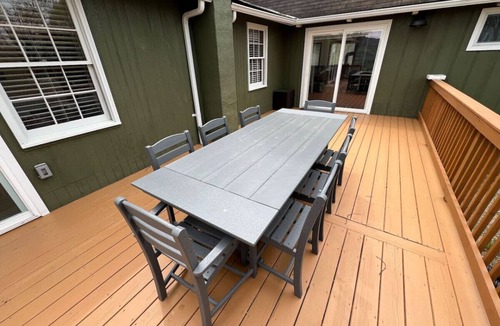 Chester Gap House | New - Modern Mountain Retreat w/Hot tub and view!