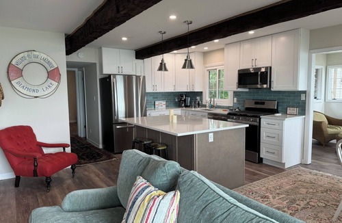 Cassopolis Cottage | Notre Dame Football! 4-bedroom cottage on Diamond Lake!