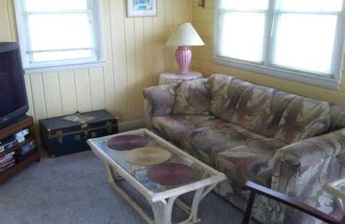Rehoboth Beach House | Pet friendly cozy cottage. Walk or Bike 1 mile to the beach!