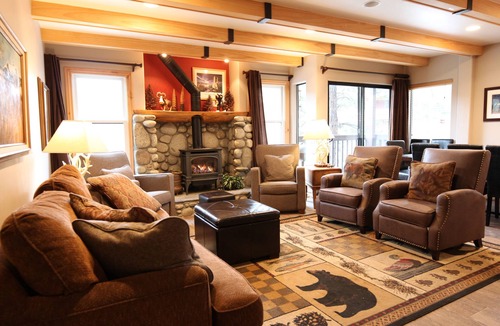 Mammoth Lakes Condo | Premier 4 Bed, 4 Bath, by Village Gondola, Sleeps 10. New hot tub, sauna, pool.