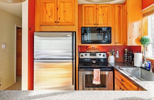 Ardenvoir House | Riverfront Chalet near Lakes, Mtns. & Leavenworth