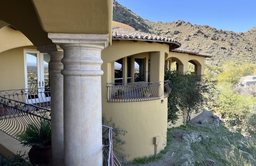 Mummy Mountain Park Villa | Serene mountaintop getaway close to all Paradise Valley has to offer!