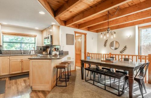 Mammoth Lakes Villa | Snowflower 21