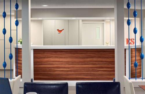 East Colorado Springs Hotel | Sonesta ES Suites Colorado Springs