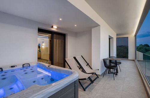 Preveza Villa | Sophisticated Preveza Suite | Suite Sereno | 1 Bedroom | Outdoor Veranda