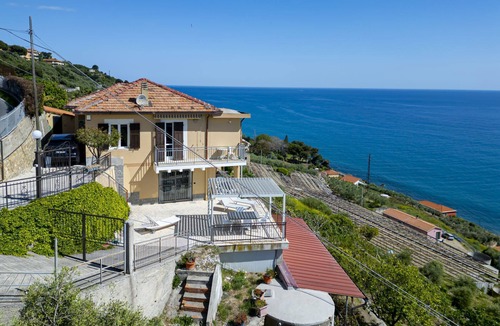 Cipressa Villa | Spacious villa with sea views