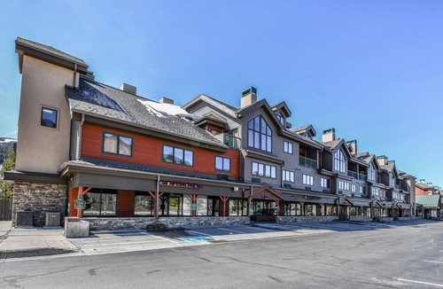 Mountain House Condo | Studio, Summer Getaway | Trails, Dining, Festivals
