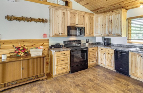 Parkers Prairie Cabin | Trails, Firepit, Paddling, Fishing, Beach, Privacy