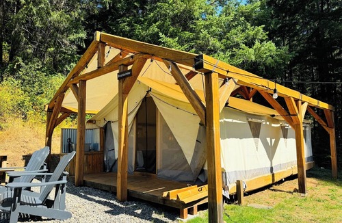 Idleyld Park Cabin | Umpqua National Forest Glamping Tent XL Mountaineer - Near Crater Lake & Umpqua Hot Springs