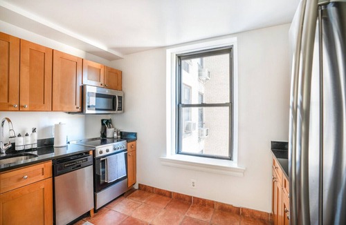 Lincoln Square Apartment | Upper west side 3 bedroom retreat