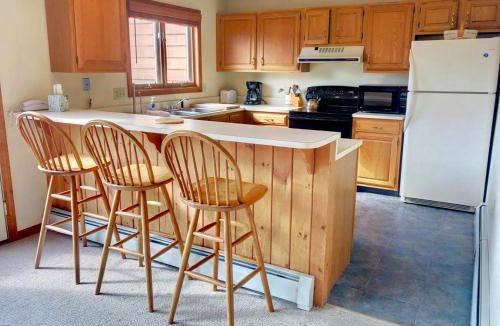 Carroll Villa | W4 Comfortable and spacious Bretton Woods condo with ski slope views, fireplace and fast wifi!