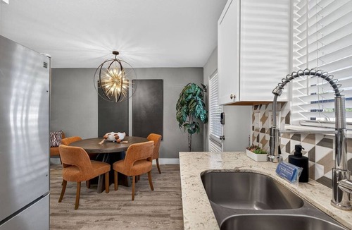 South Scottsdale Villa | Walk to fashion SQ | Ev charger | Old town | Pool