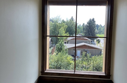 Bozeman Condo | Welcome to the Bozeman Treehouse on Main Street - private heated garage