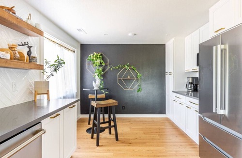 Amazon Villa | Zen Haus Suite A · Serene Retreat, King Beds, near UO, w/views