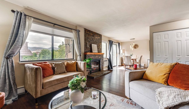 2 Mi to CU Boulder: Mtn-View Condo w/Pool Access in Boulder