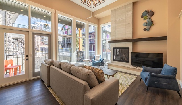 2608 SQF ALL NEW MOUNTAIN VIEW TOWNHOUSE#12: 4BR+4.5BTH for 12 NEAR ALL（10651） in Canmore