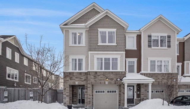3 bedroom 2.5 Bath house- Short-term in Ottawa