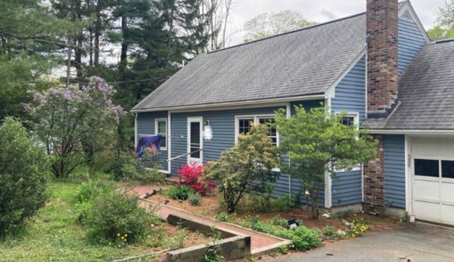 3+-bedroom kid/pet friendly home in cozy Amherst where nature meets proximity. in Amherst