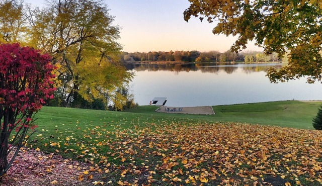 4 Acres of private lakefront - Fox Chain Of Lakes - 1 hour from Chicago in Ingleside