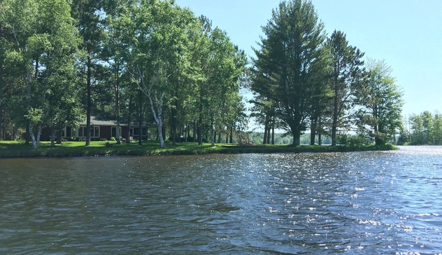 500' Lakeshore, 2 Docks, Sand Beach, Sleeps 10, A/C, Pontoon Boat for Rent in Couderay