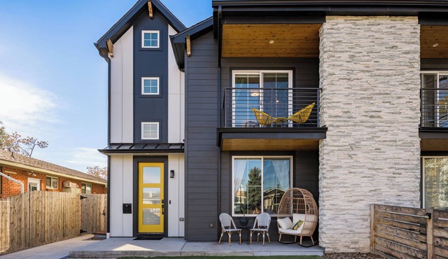5Bed 4Bath Luxury & Walkable - Hot Tub, Movie Room, Game Room - 5 mins to LoHi in Denver