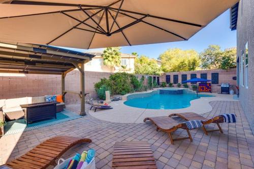 6BR Luxe Vegas Villa Heated Pool, Spa & Games in Henderson