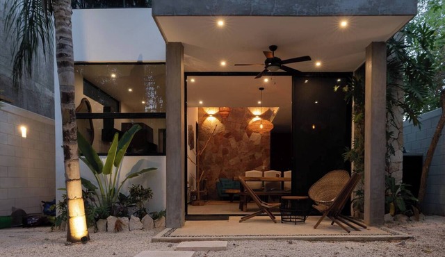 A bright, spacious 3-bedroom, 2.5-bath villa located in a tranquil, gated area of Tulum. in Tulum