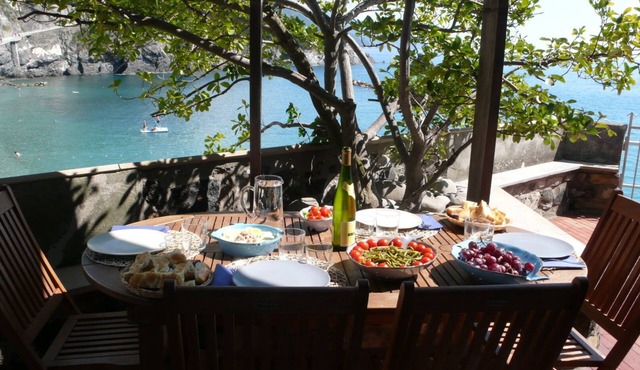 A house like a boat – living the sea in the heart of Monterosso in Monterosso al Mare