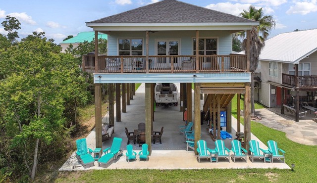 A Little Piece of Heaven-Waterfront-Views-Firepit-Family Friendly in Bay St. Louis