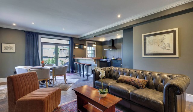 A Timeless Retreat at Historic Crompton House in Worcester