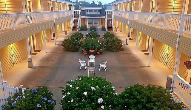 Affordability Meets Comfort in GuestHouse Enumclaw! 3 Great Units, Free Parking in Enumclaw
