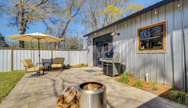 'All About the Buzz' Cottage w/Patio & Yard! in Perkinston