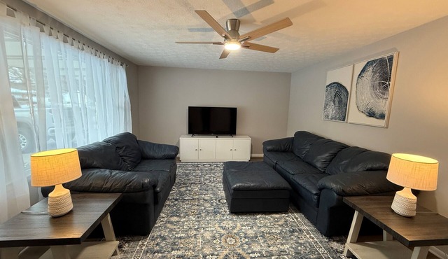 Ann's Adobe - 2 Bdrm Apartment in Mansfield, OH - close to Lexington & Ontario in Mansfield
