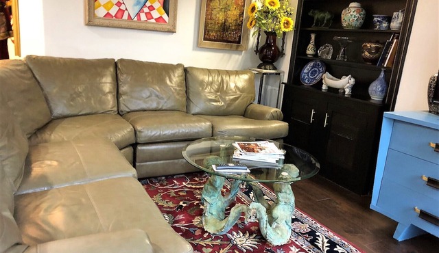 B Downtown art and eclectic B in Mobile