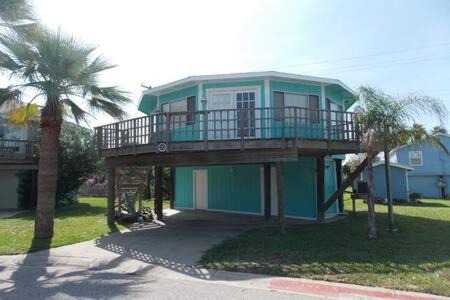 Beach Shak (Sunday Villas #15) in Port Aransas