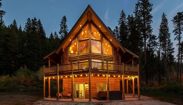 Bearfoot Chalet-Private, Hot Tub, WIFI, Dogs OK in Leavenworth