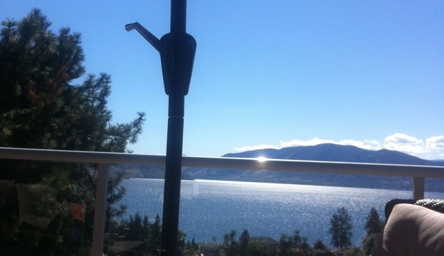 Beautiful 750sqf private suite.Spectacular view, close to downtown! in Peachland