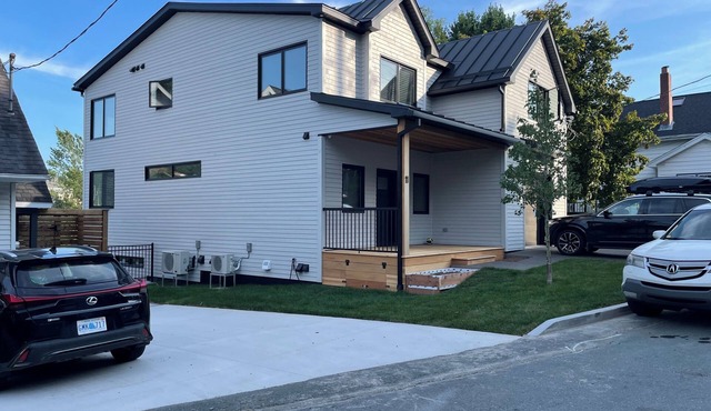 Beautiful home steps to Lake Banook! in Dartmouth