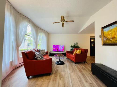 Beautiful home with one acre land for leisure time in Vancouver Island in Nanaimo