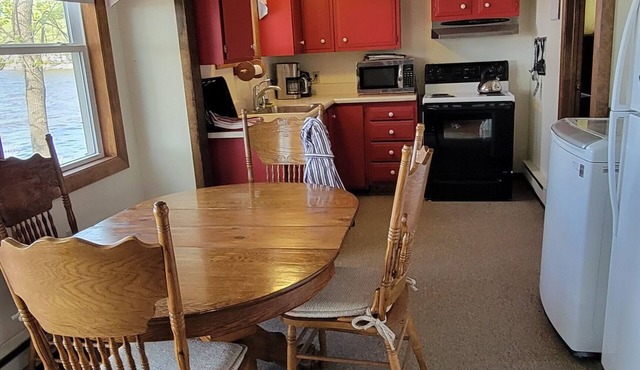 Beautiful waterfront cottage with fantastic sunsets and plenty of room to play! in Swanton