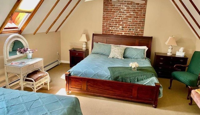 Black Swan Inn in Tilton