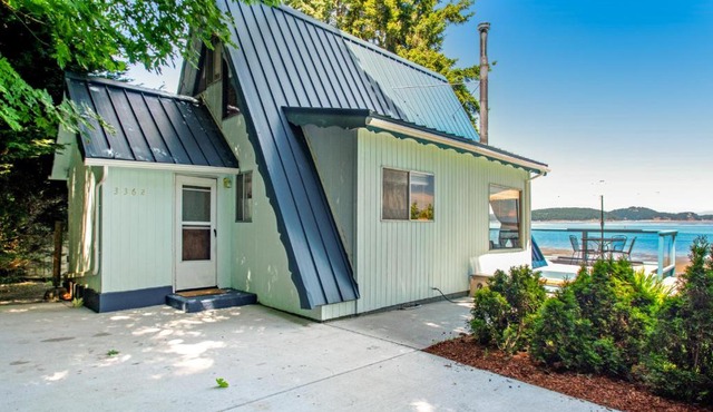 Blue Heron Cottage in Oak Harbor