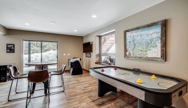 Blue River 3 - Four Bedroom Villa, Sleeps 10 in Colorado